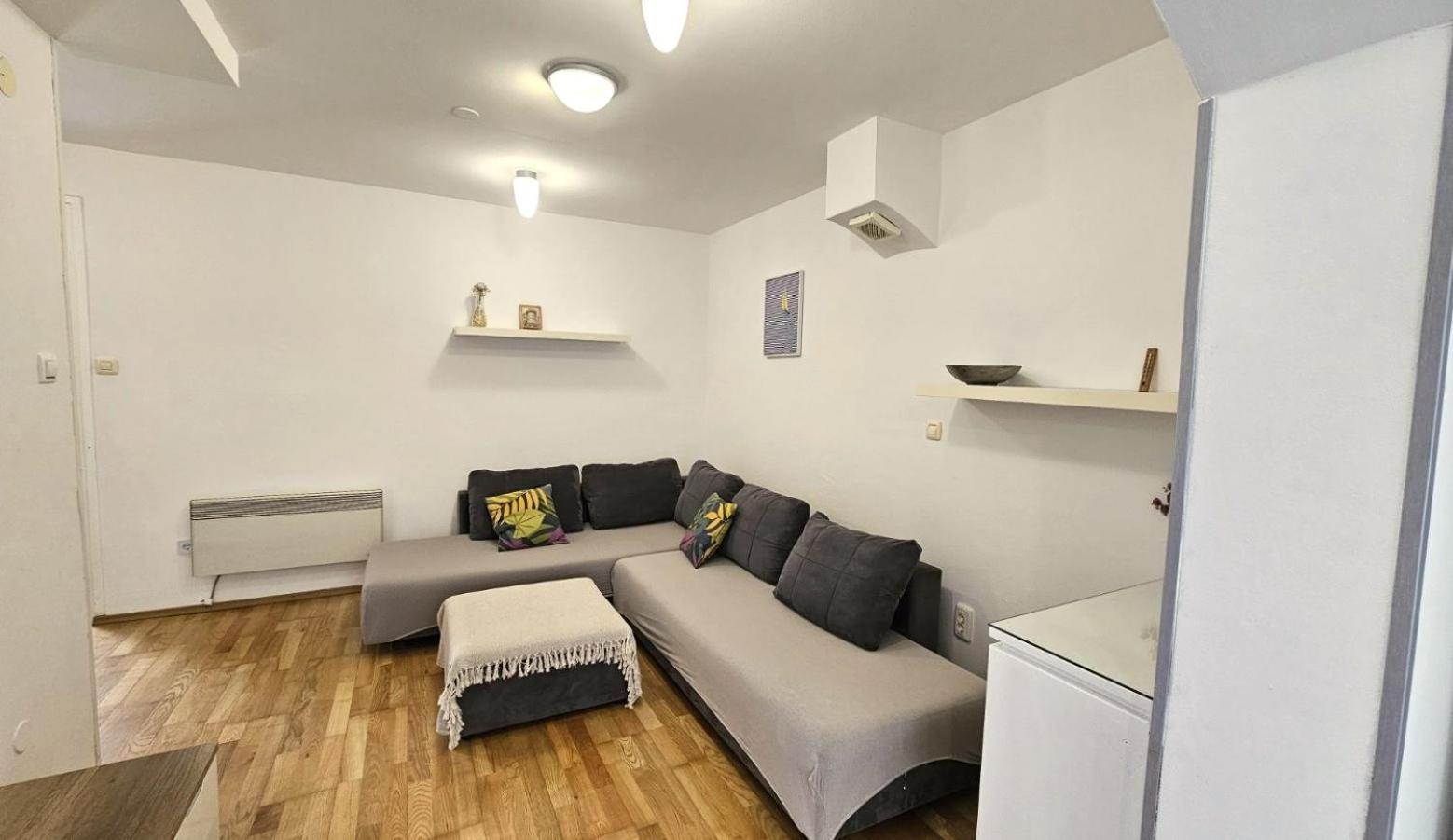 Apartment With Garden In Барбарига Экстерьер фото
